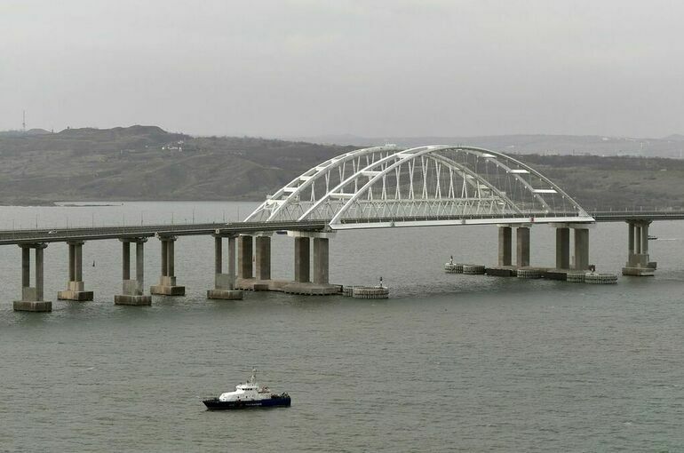 На Крымском мосту восстановили движение автомобилей