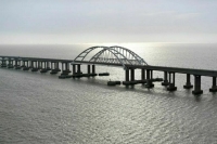 Движение автомобилей по Крымскому мосту вновь перекрыли