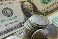 Курс доллара на Мосбирже опустился ниже 90 рублей
