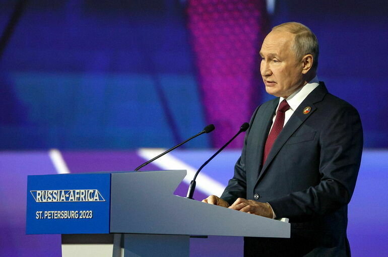 Путин призвал энергично переходить в сделках на национальные валюты
