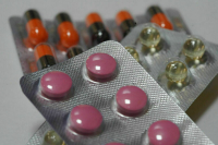 Регионам разрешат закупать лекарства у госпредприятий без конкурса