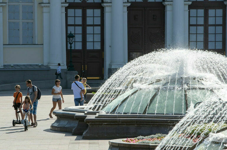 Москвичей ждет жара и тропические ночи