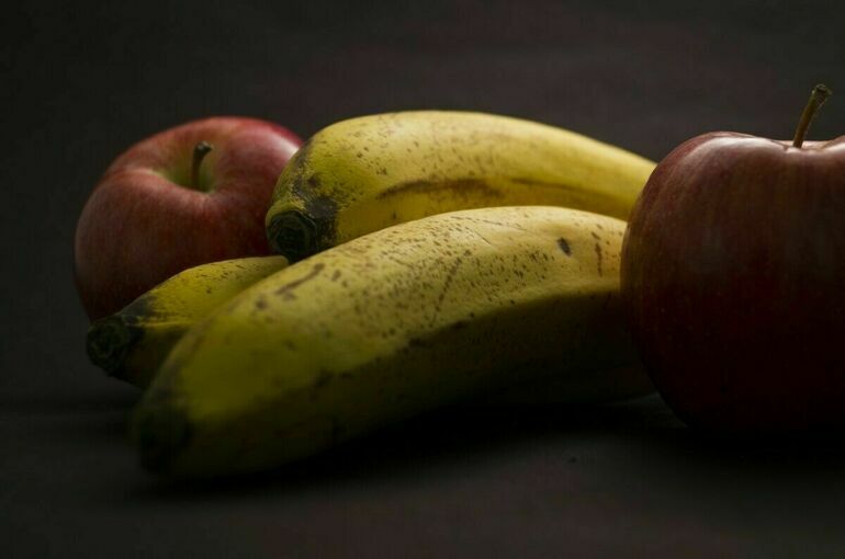 За неделю в России больше всего подорожали бананы и яблоки
