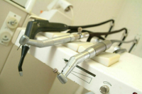 Слуцкий призвал гарантировать участникам СВО бесплатное протезирование зубов