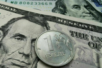 Курс доллара поднялся до 95 рублей впервые с марта 2022 года