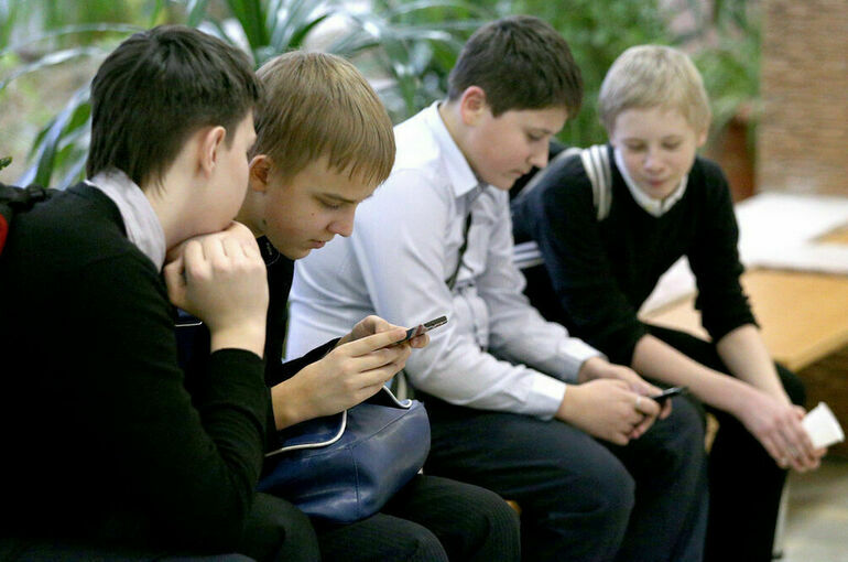 Могут ли ученики снимать педагога на смартфон