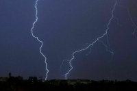 В Свердловской области женщина погибла от удара молнии