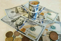 Курс доллара в ходе торгов на Мосбирже превысил 98 рублей 