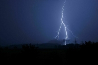 Молния попала в электроподстанцию в Калужской области
