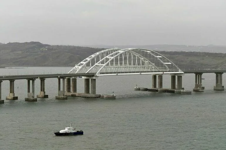 Движение автотранспорта по Крымскому мосту восстановлено