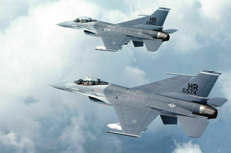 В Белом доме готовы обучать украинцев пилотированию F-16 в США