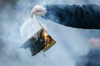 У шведского парламента сожгли Коран