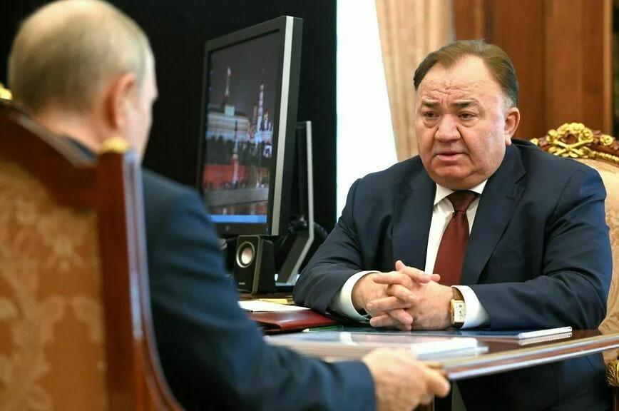 Владимир Путин и Махмуд-Али Калиматов.