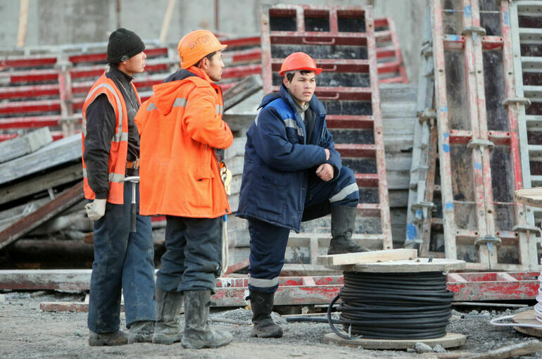 В Профсоюзе трудящихся мигрантов не подтвердили отток рабочих из России