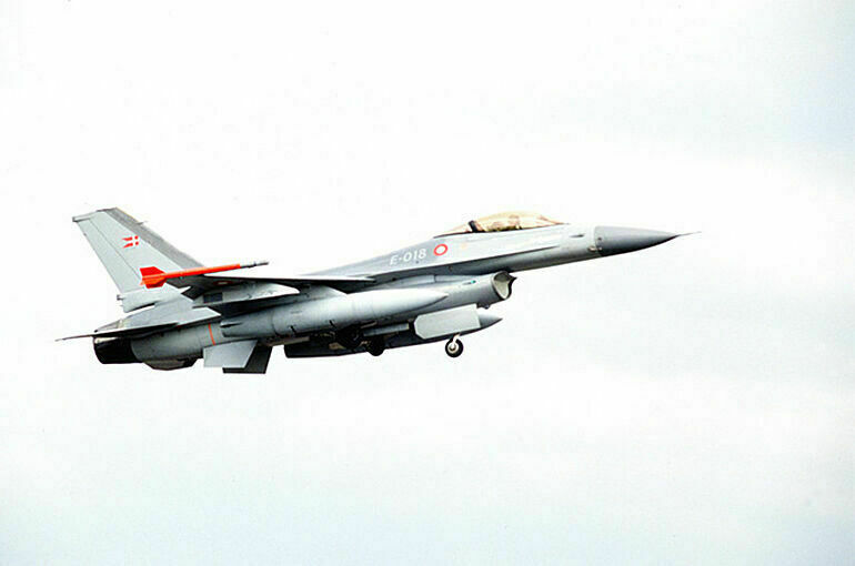 Глава МИД Дании подтвердил, что США разрешили отправить F-16 Украине