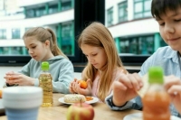 Школьники стали меньше оставлять несъеденной пищи в столовых