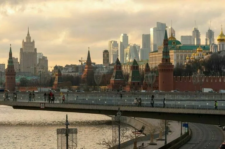 СМИ: Труп мужчины нашли в Москве-реке под Парящим мостом