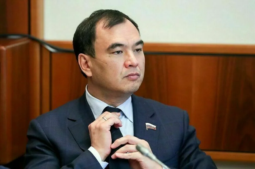 Сергей Тен.