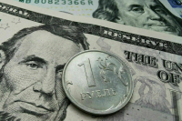 Курс доллара поднялся до 95 рублей впервые с 17 августа