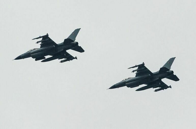 Румыния будет обучать украинских летчиков управлению F-16