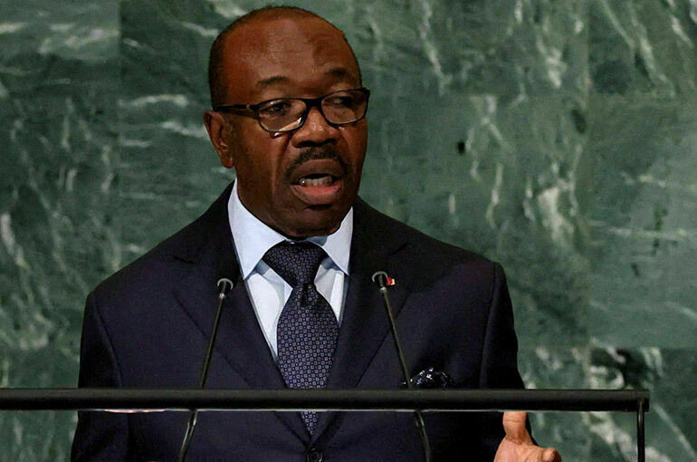 В Габоне пришедшие к власти военные задержали сына президента