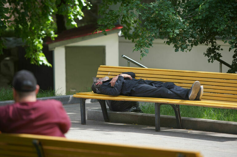 Даванков и Леонов предложили переселять бездомных из крупных городов