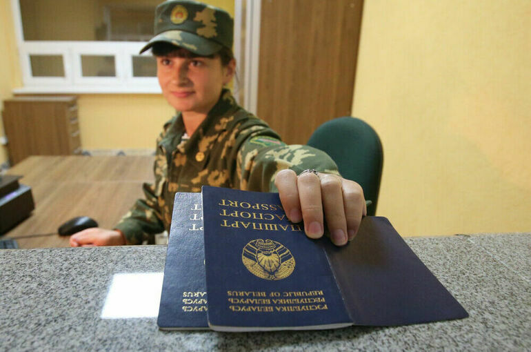 Граждане Белоруссии больше не смогут получить паспорт за рубежом