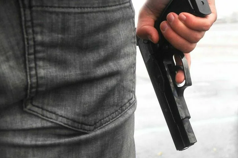 Под Геленджиком мужчина открыл стрельбу из пневматического оружия