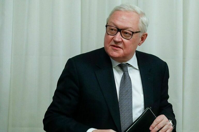 Рябков назвал преступным актом передачу Киеву снарядов с обедненным ураном