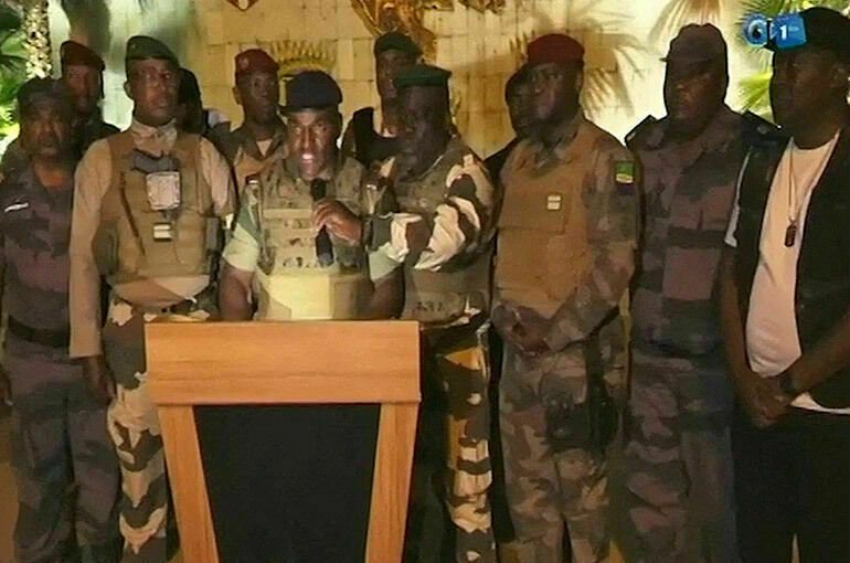 Мятежные военные в Габоне задержали бывшего министра нефти и газа