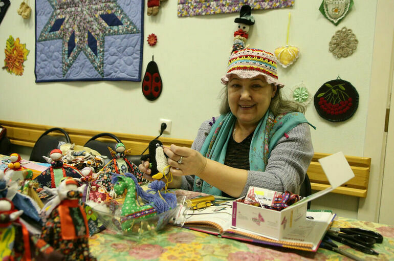 Инвалидов научат делать сувениры и другие несложные вещи