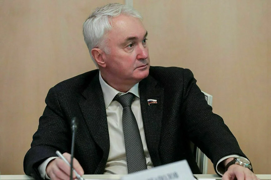 В восьмом созыве Госдумы Комитет по обороне возглавил генерал-полковник Андрей Картаполов.