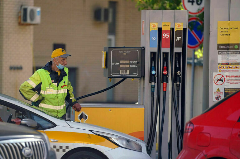В Минэнерго объяснили рост цен на бензин и опровергли его дефицит в РФ  