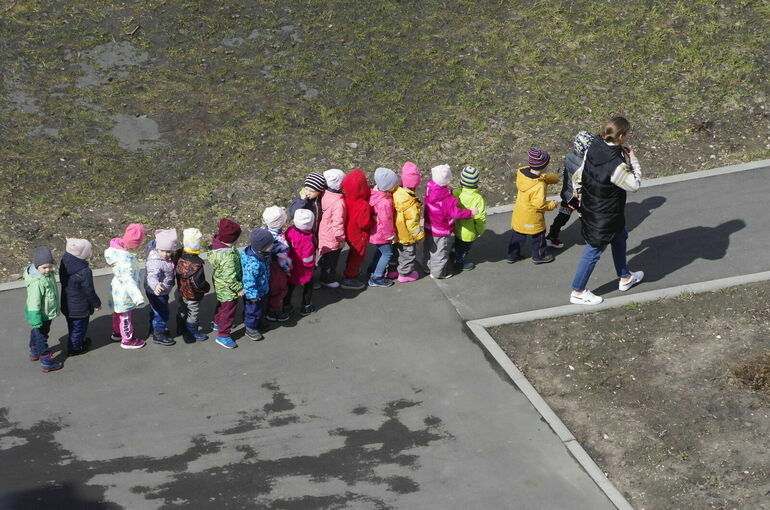 Минпросвещения разработало порядок допуска студентов педколледжей к работе в детсадах