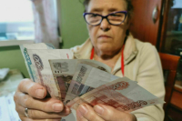 Получить российскую пенсию за рубежом можно только в рублях