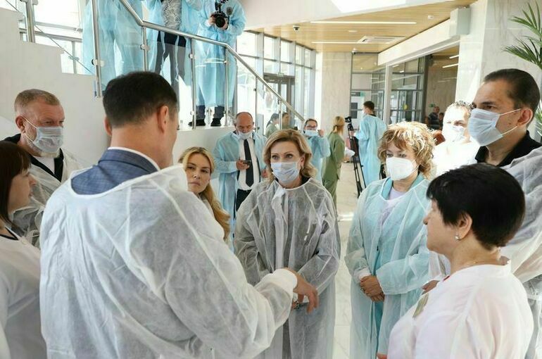 В Волгоградской области сенаторы посетили госпиталь Минобороны и футбольный стадион