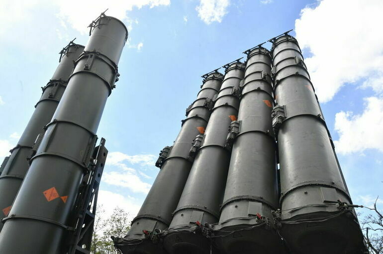 Российские системы ПВО перехватили еще два дрона над Брянской и Курской областями