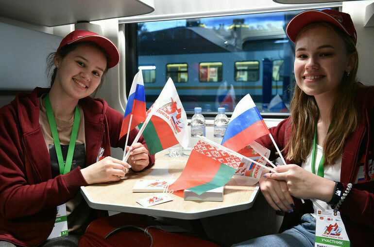 В России стало больше патриотически настроенной молодежи