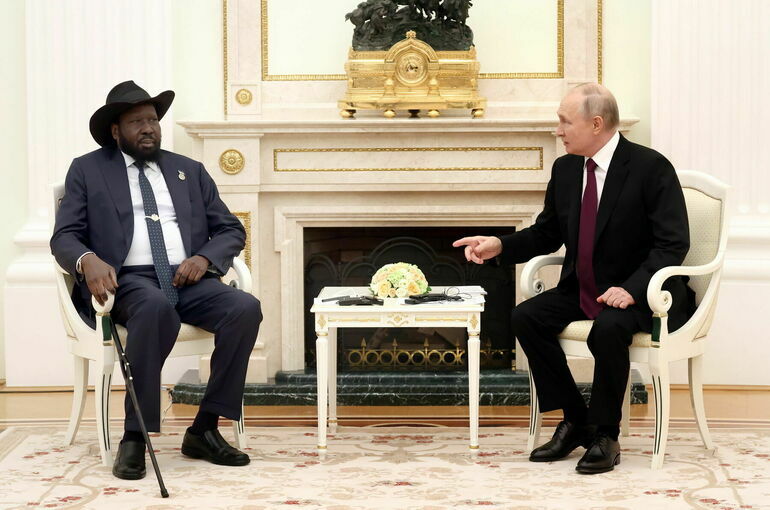 Президент России проводит встречу с главой Южного Судана