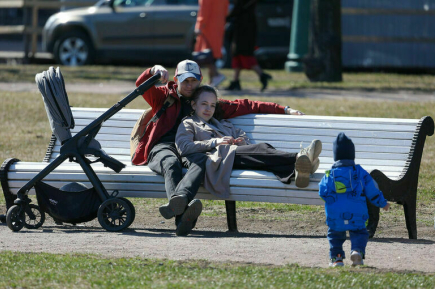 Чаплин сообщил, что в 2024 году хотят повысить пособия на рождение детей