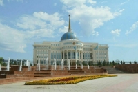 Казахстан запретит въезд иностранцам за критику республики