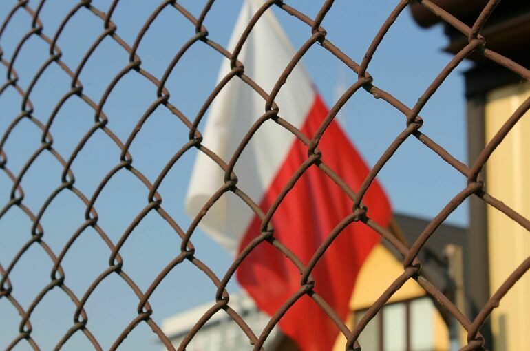 Польша усилила контроль на границе со Словакией из-за мигрантов