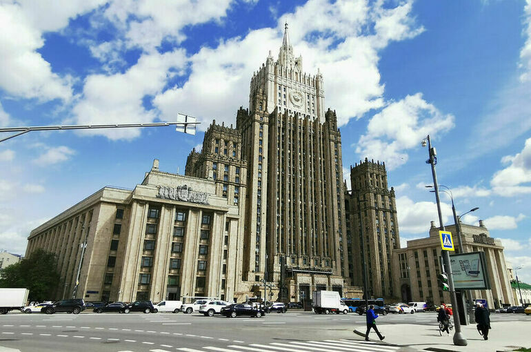 Российские дипломаты во главе с послом в Армении посетят Сюникскую область