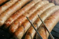 В Югре в колбасах и сосисках обнаружили вирус африканской чумы свиней