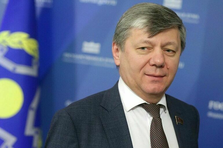Депутат Новиков возмутился стоимостью новых учебников истории