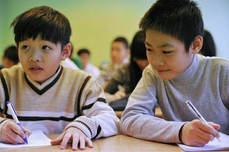 В Киргизии появятся девять новых русских школ