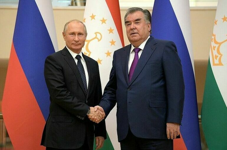 Путин проводит встречу с президентом Таджикистана в Бишкеке