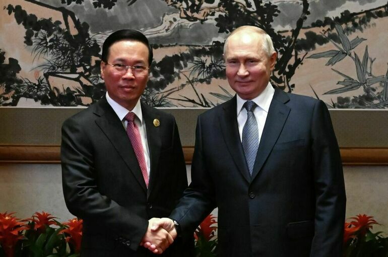 Путина пригласили совершить визит во Вьетнам