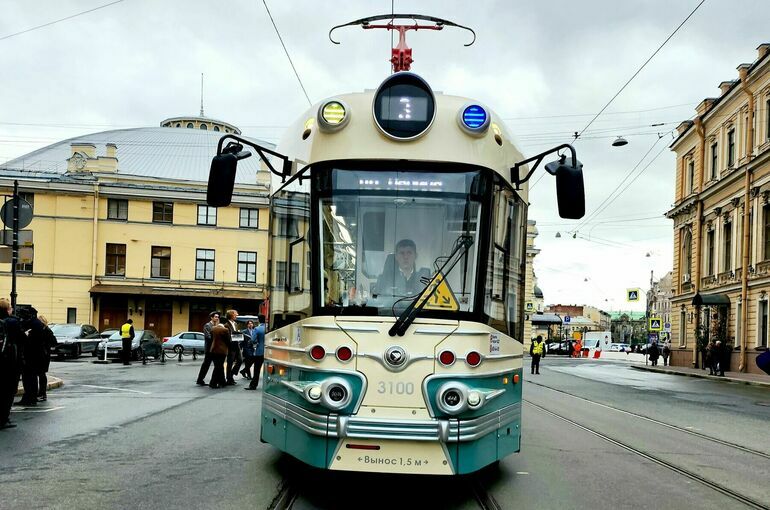 В Петербурге появился трамвай «Достоевский»