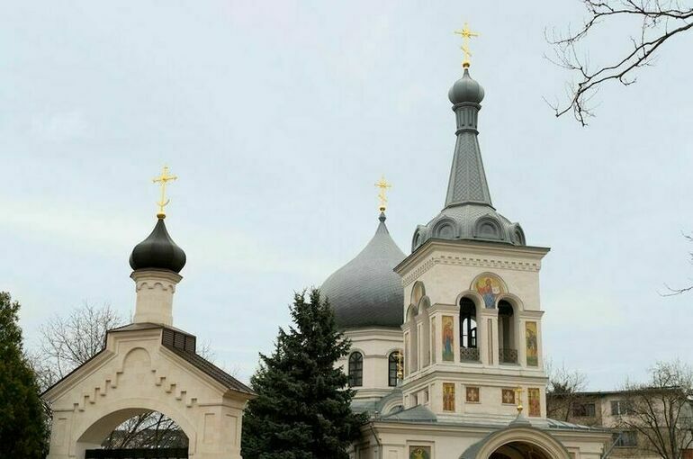 Рада приняла законопроект о запрете канонической УПЦ в первом чтении